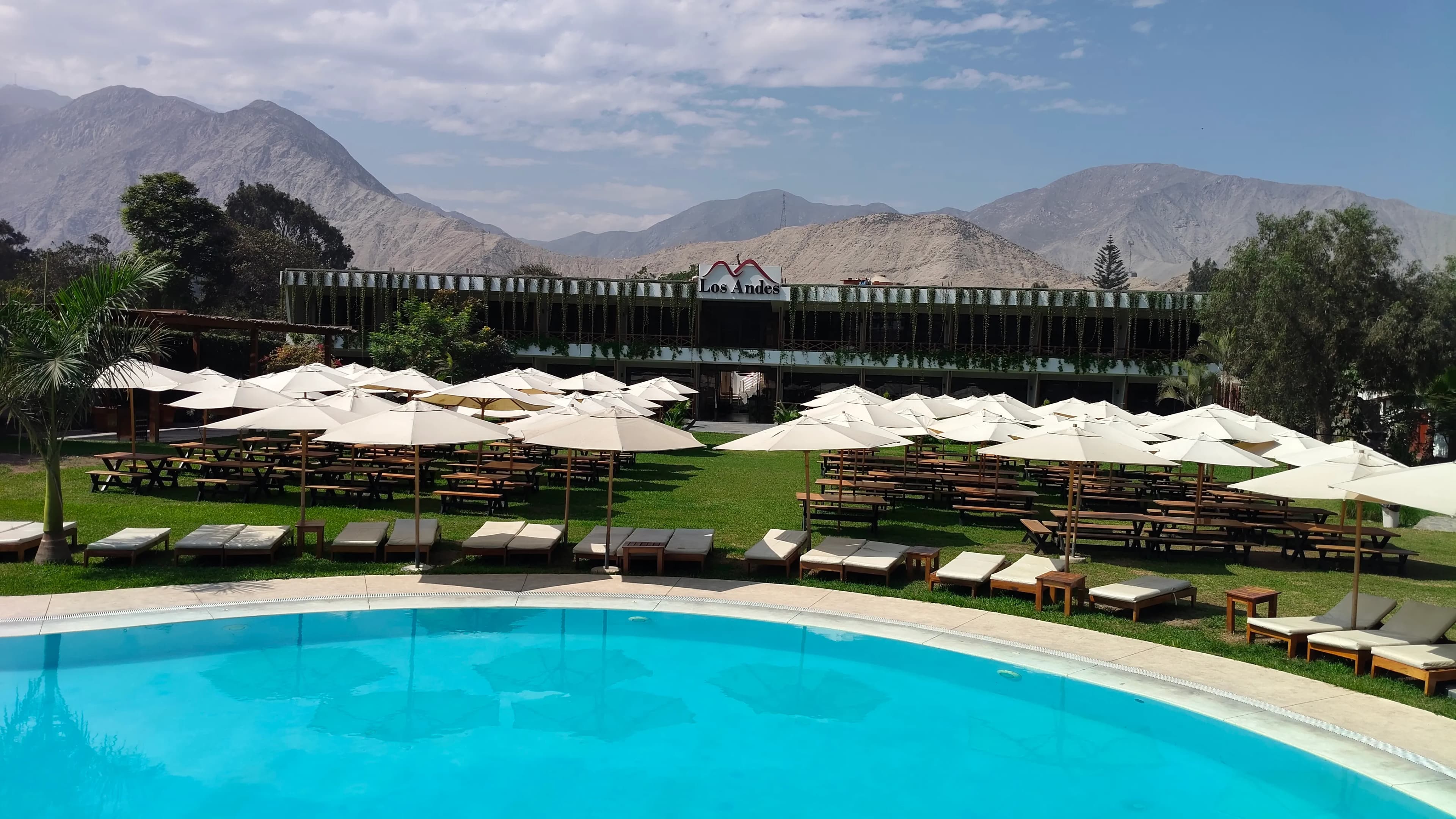 Vista panorámica de la piscina